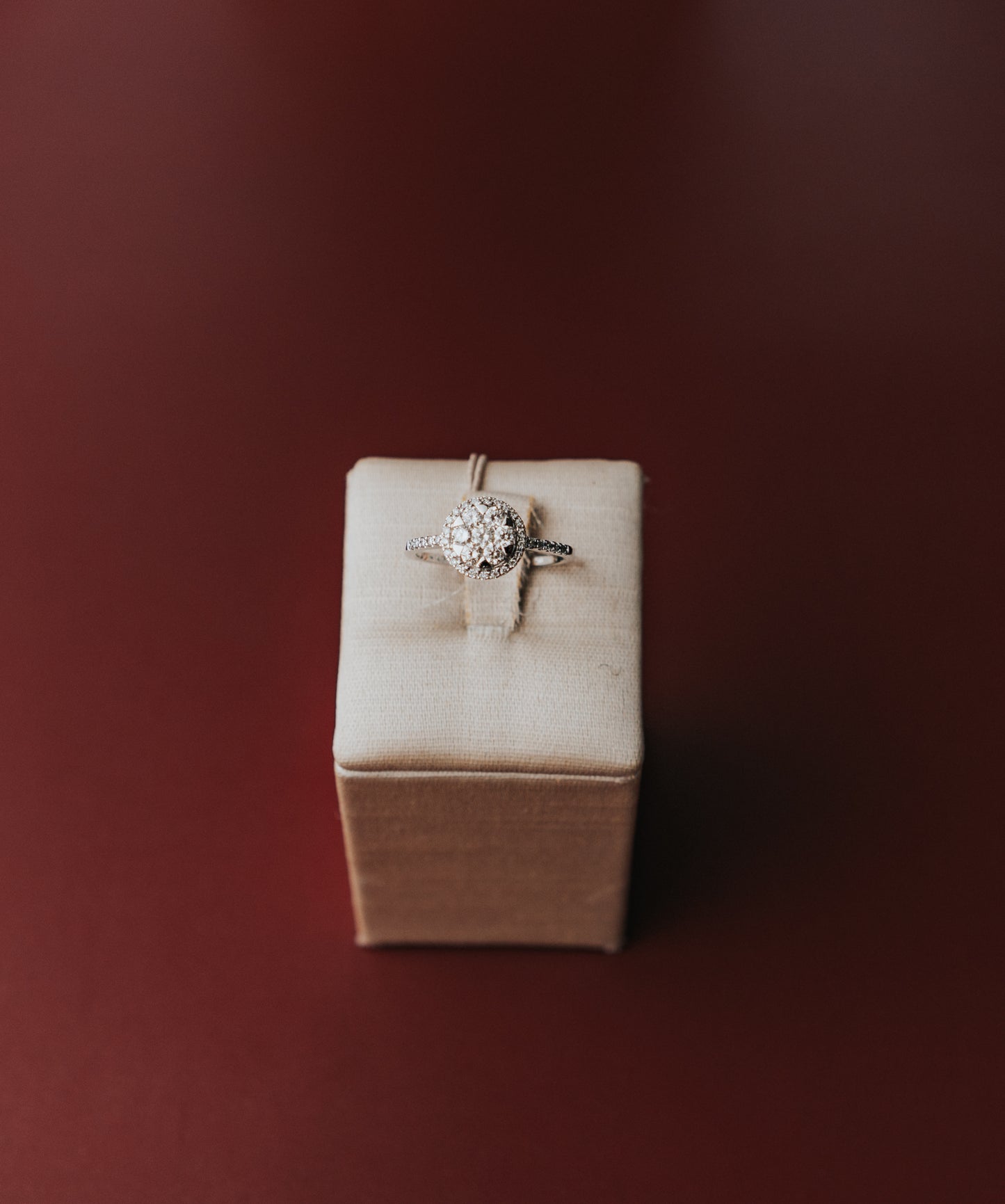 Anello Gianni Carità in oro bianco e diamanti