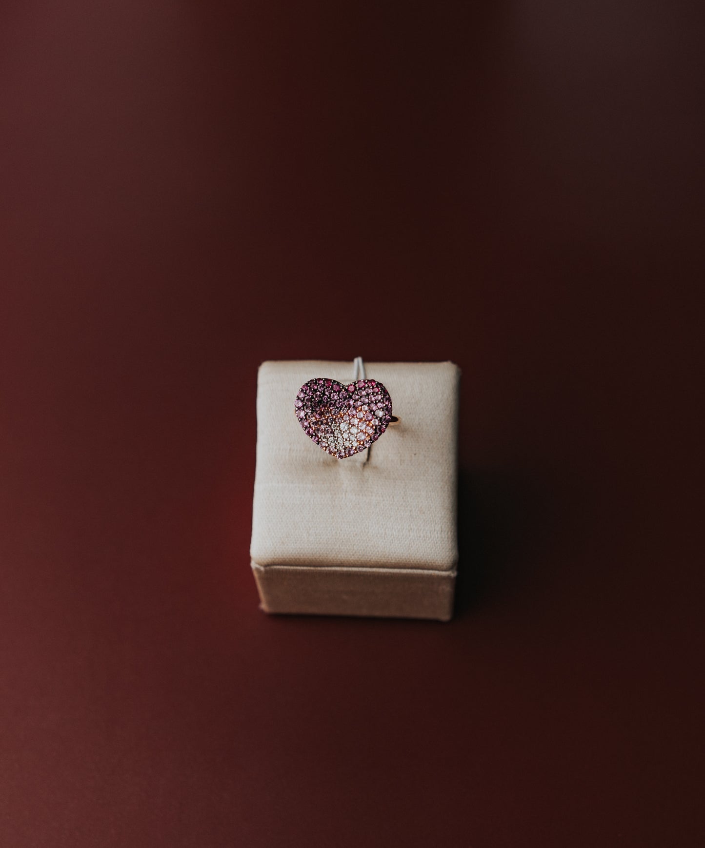 Anello Gianni Carità a cuore in oro rosa e zaffiri