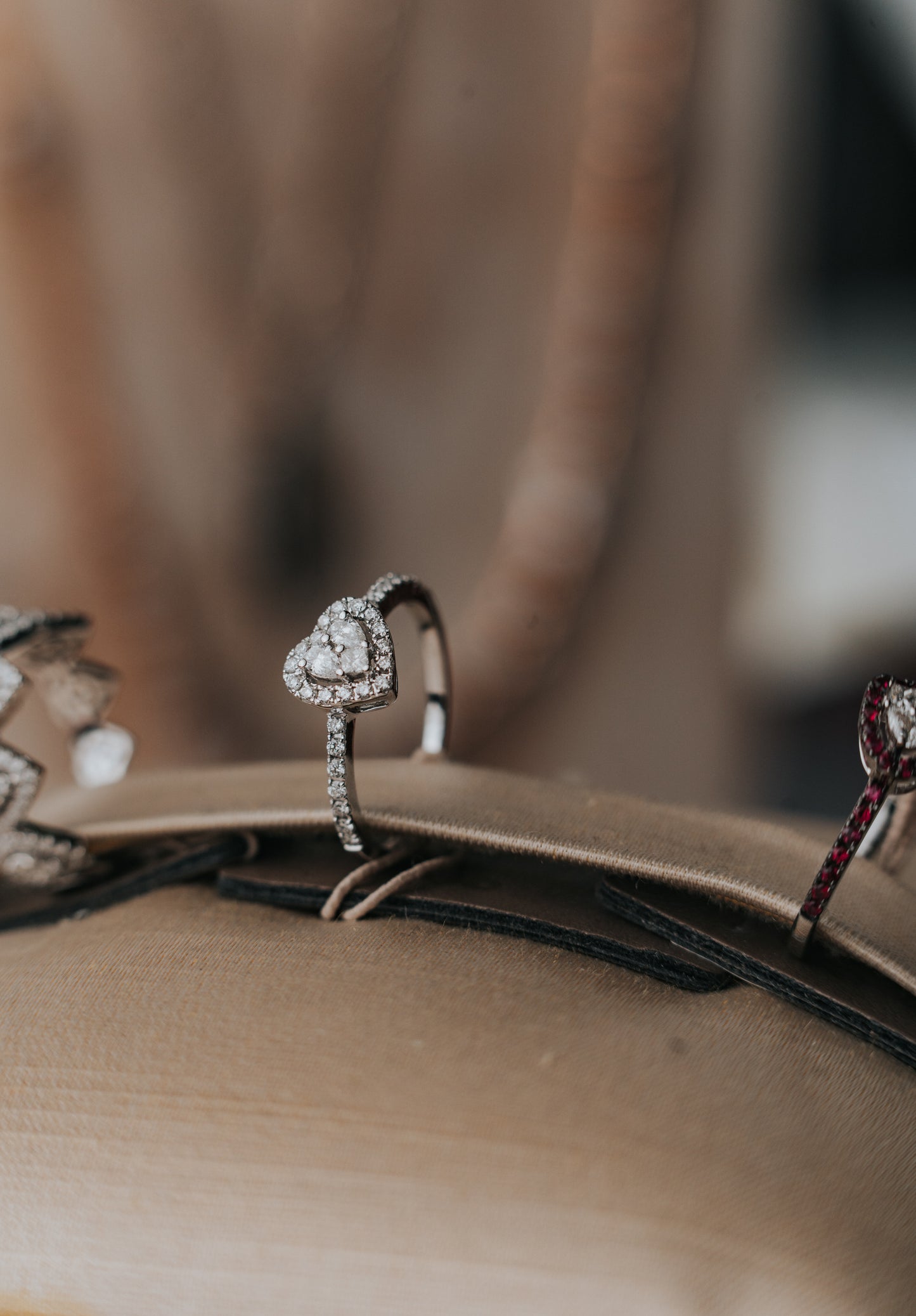 Anello Gianni Carità a cuore in oro bianco e diamanti