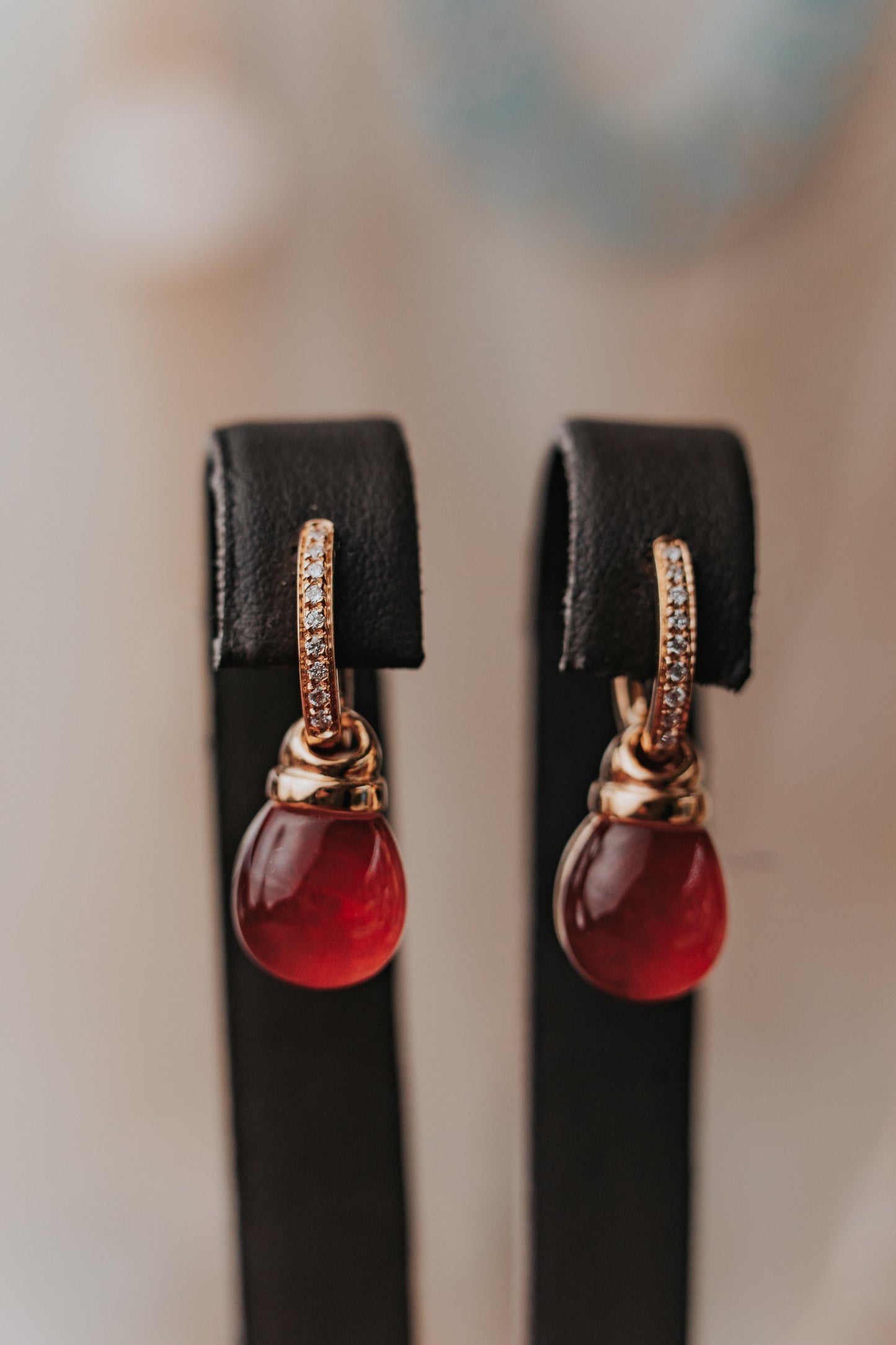 Orecchini Moraglione in oro rosa con doppietta pietra corniola, cristallo e diamanti