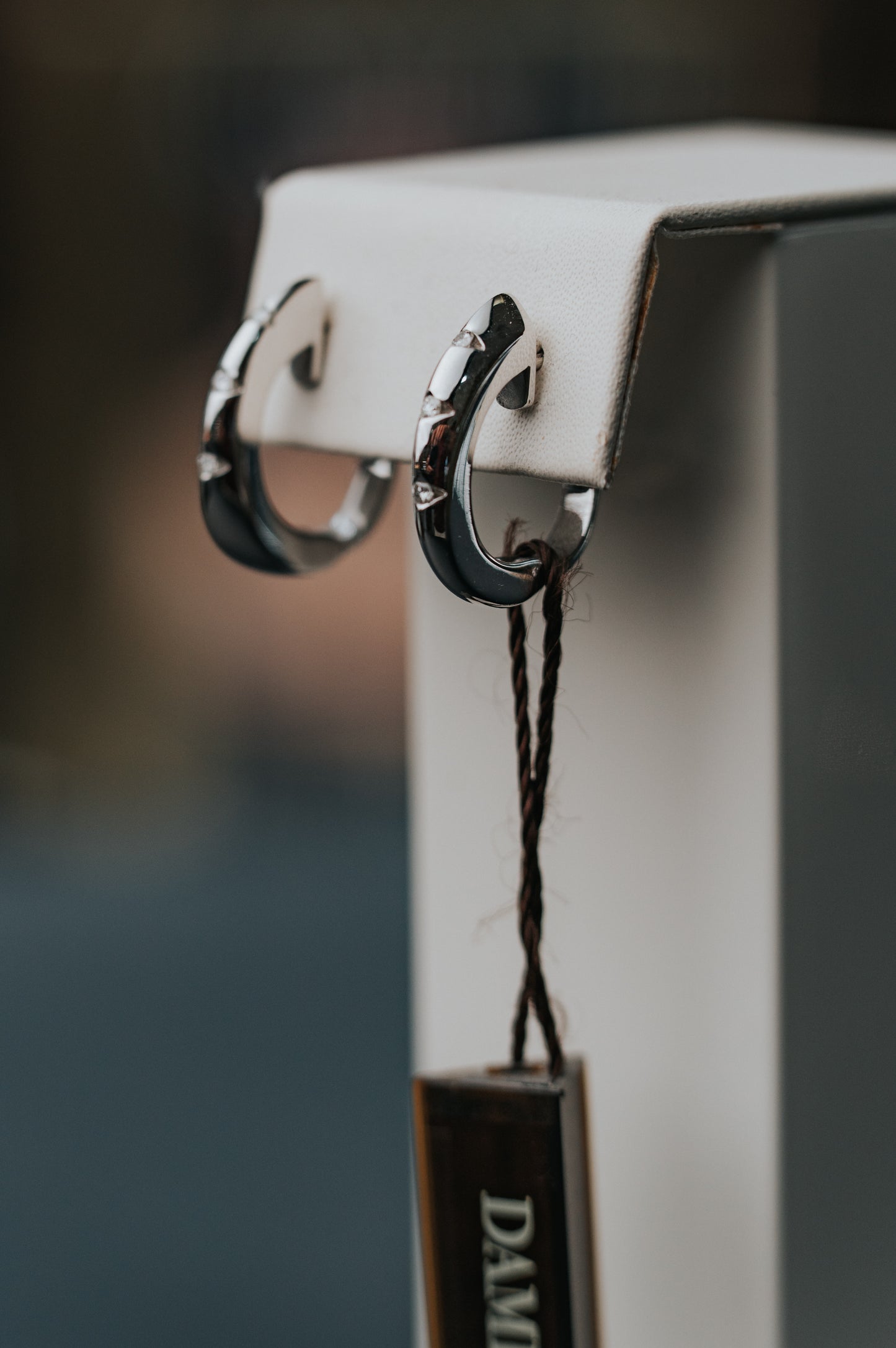 Orecchini Damiani in oro bianco e diamanti