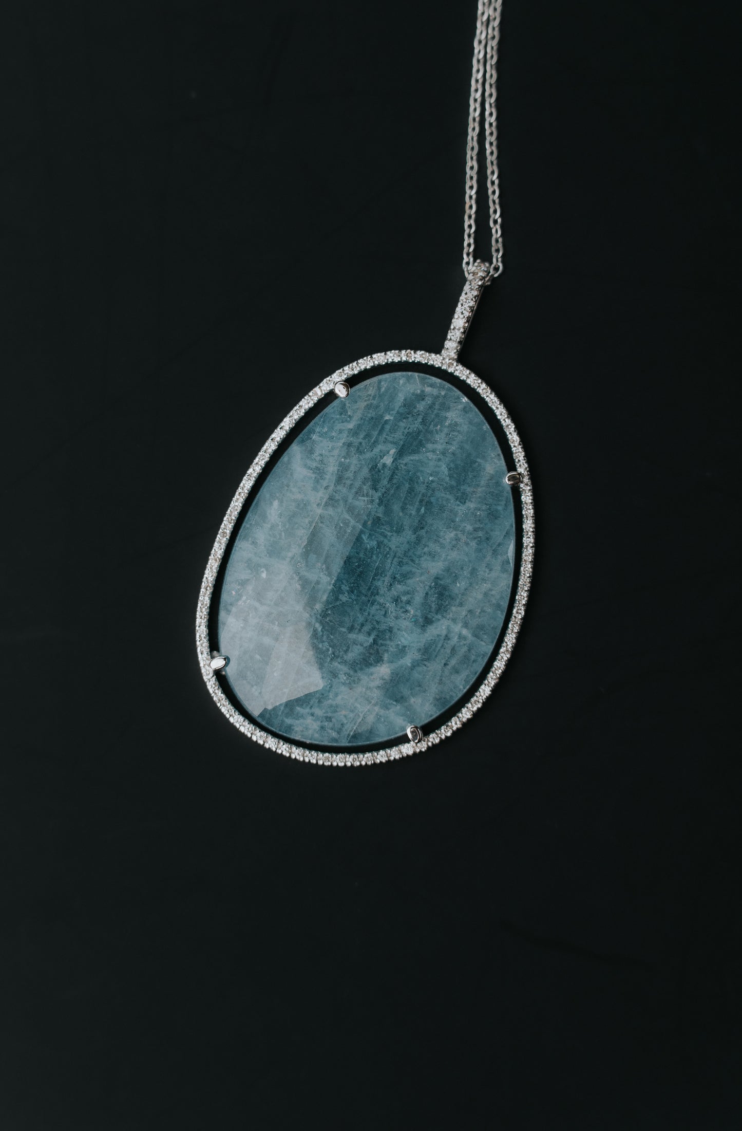 Collana Zoccai in oro bianco diamanti e acqua marina milk