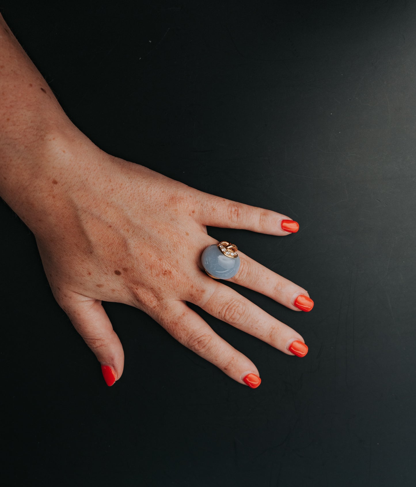 Anello Chimento in oro giallo diamanti e calcedonio