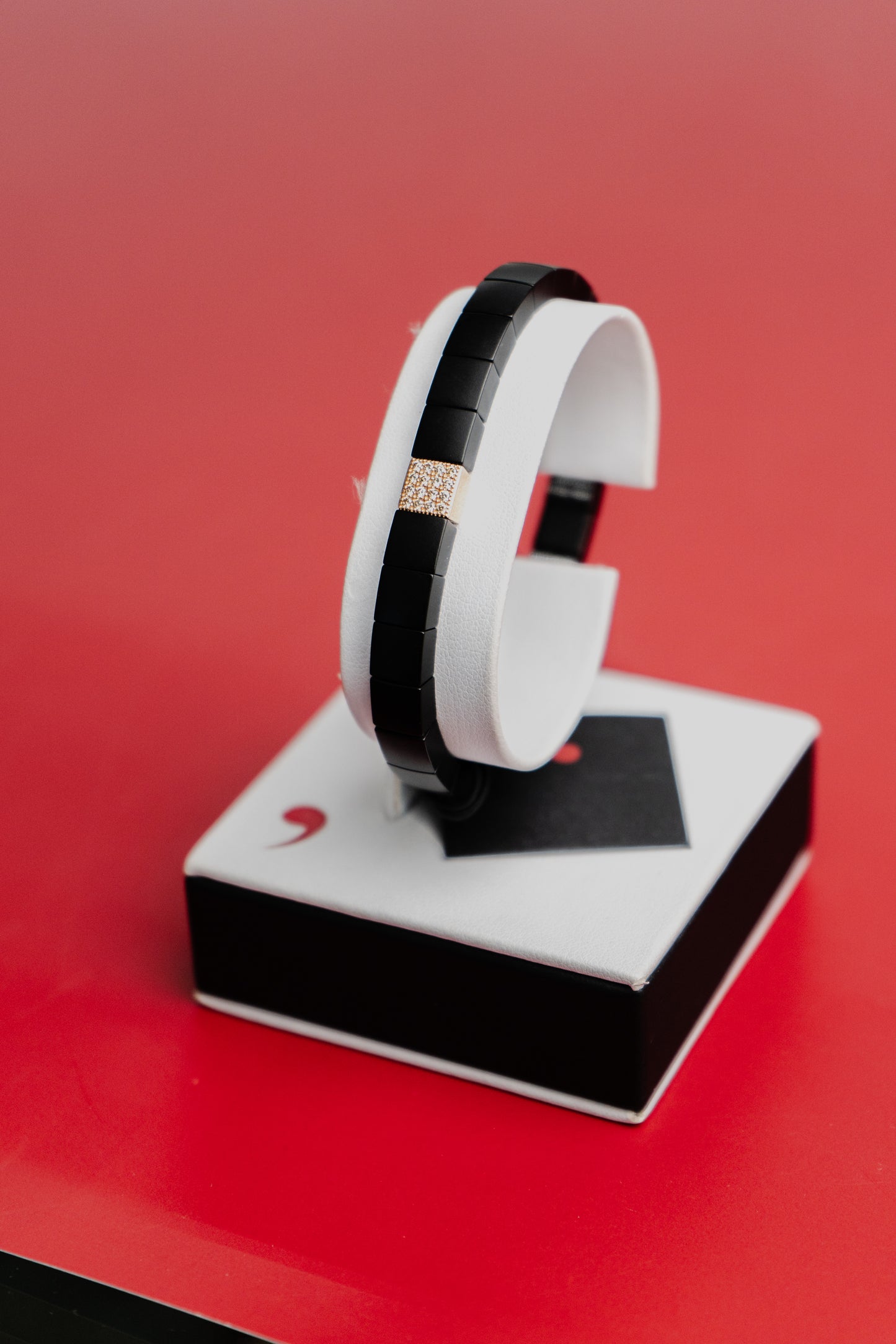 Bracciale Roberto Demeglio in ceramica nera, oro e diamanti brown