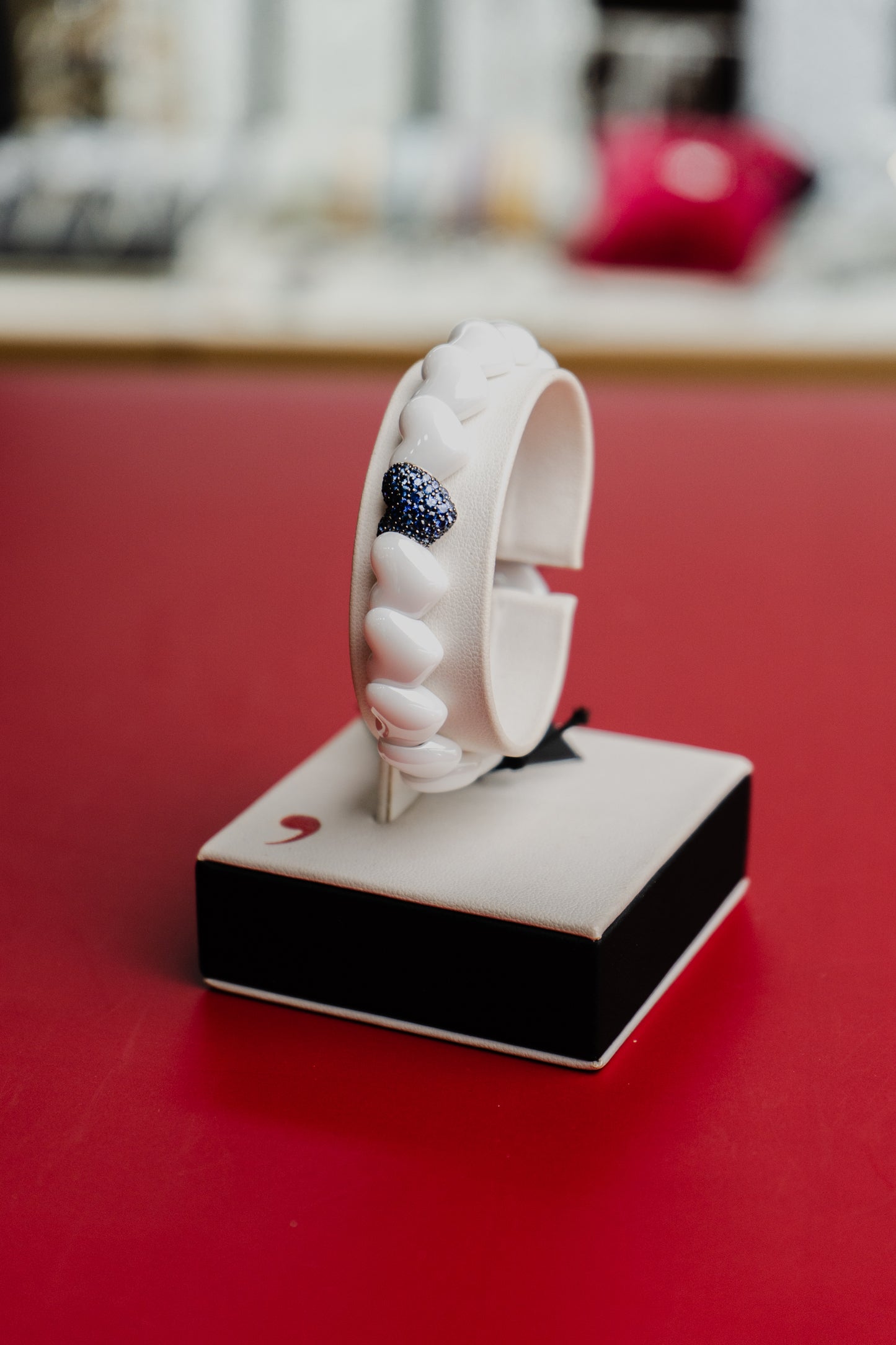 Bracciale Roberto Demeglio in ceramica con cuore e zaffiri