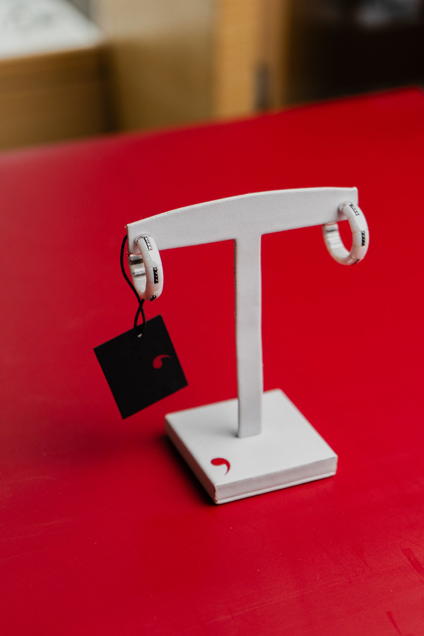 Orecchini Roberto Demeglio in ceramica e diamanti