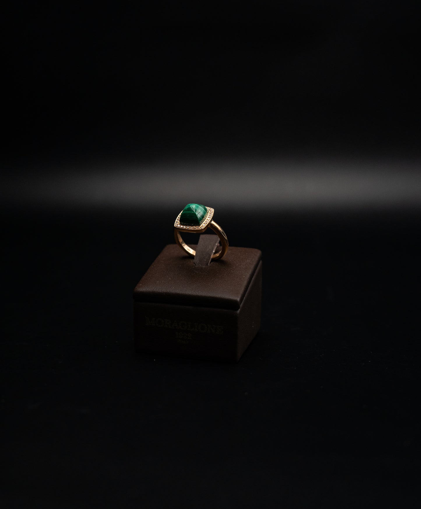 Anello Moraglione in oro, malachite e diamanti