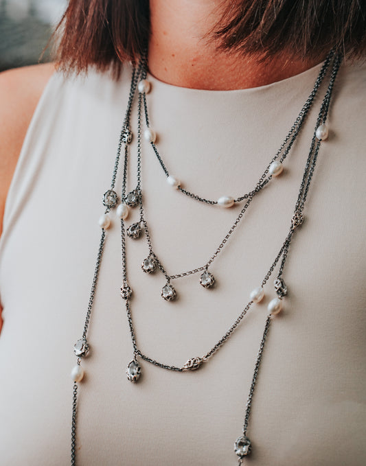 Collana Maria Luisa in argento brunito perle e topazio azzurro