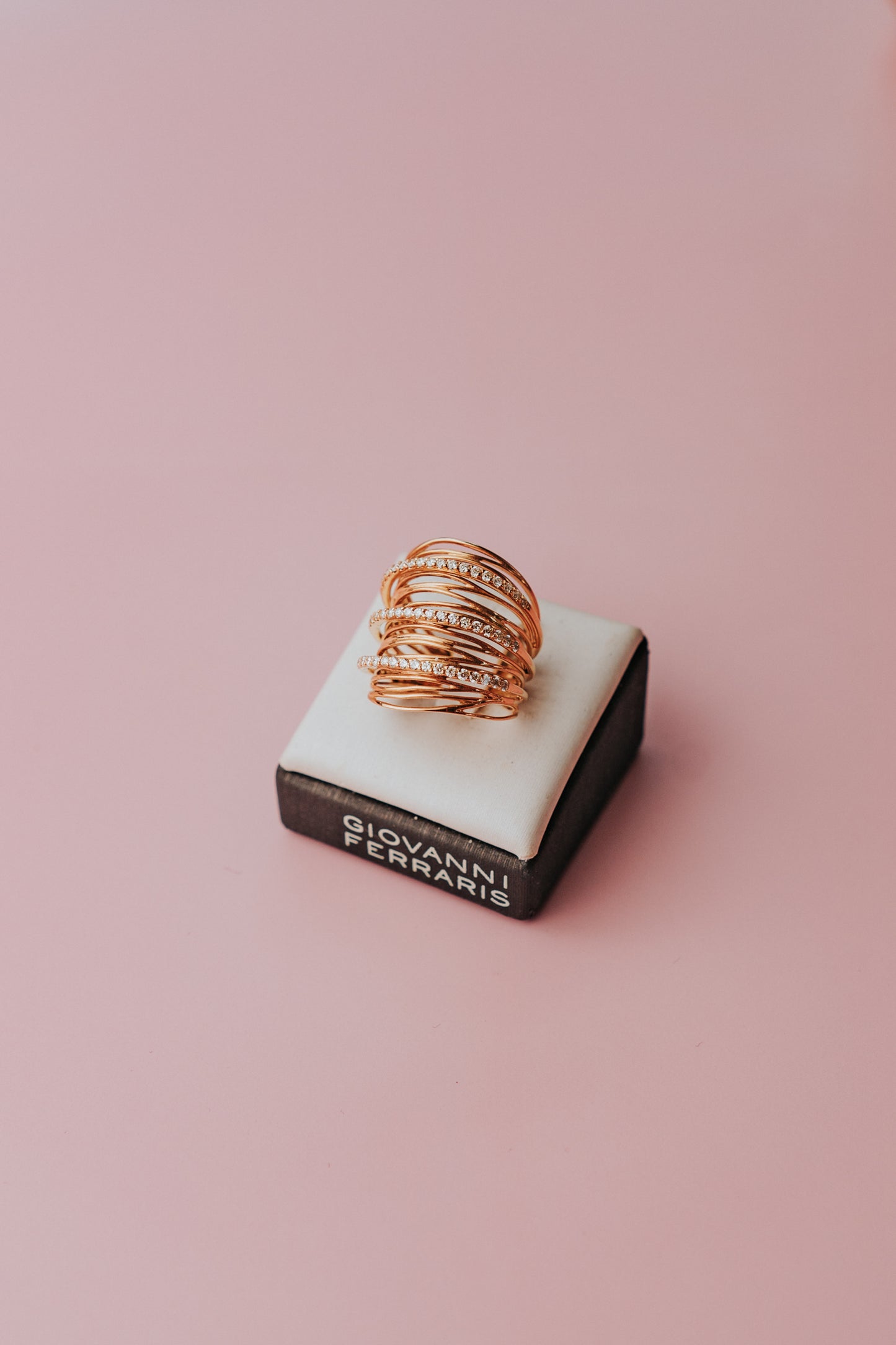 Anello Giovanni Ferraris in oro rosa e diamanti