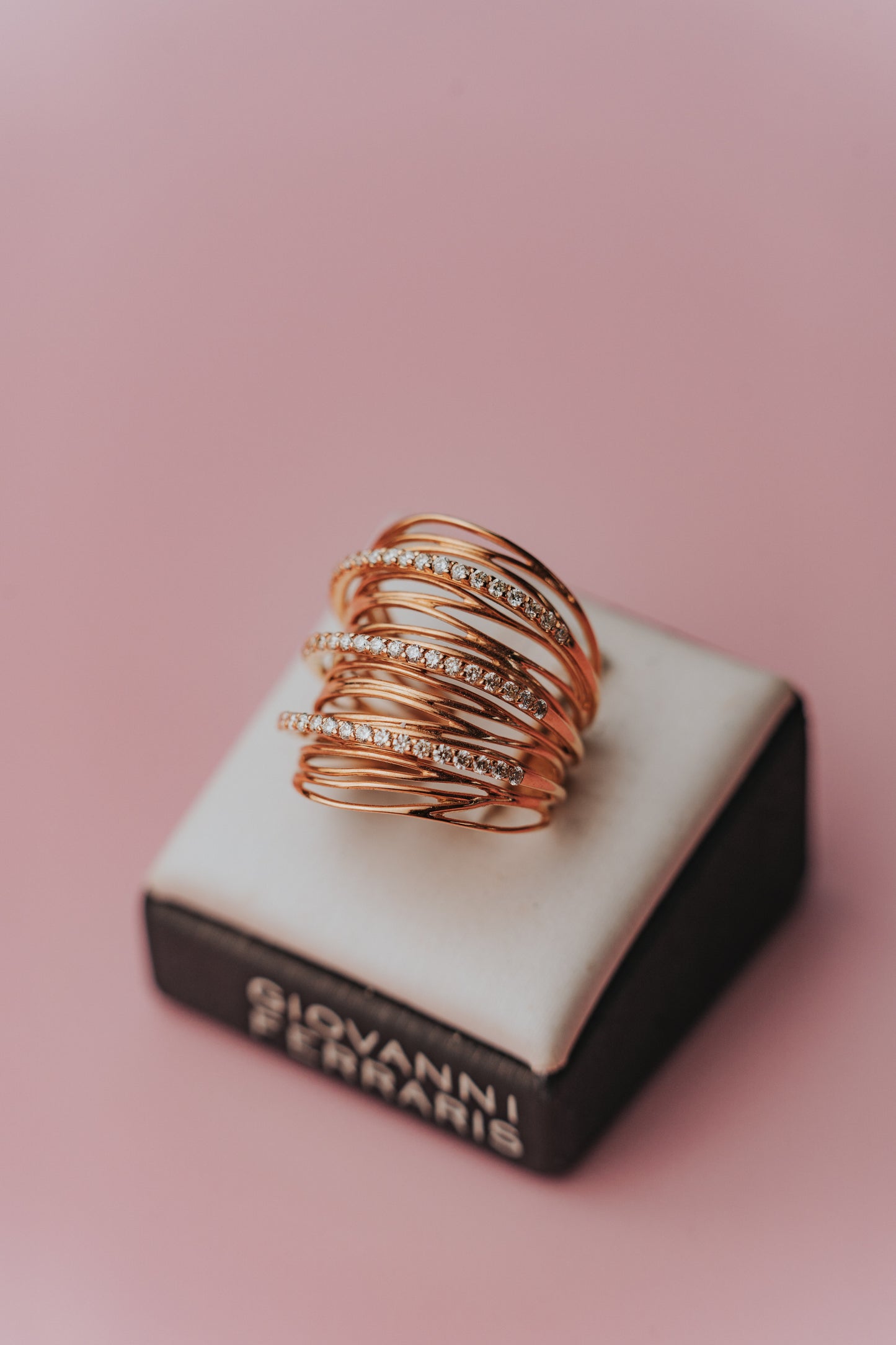 Anello Giovanni Ferraris in oro rosa e diamanti