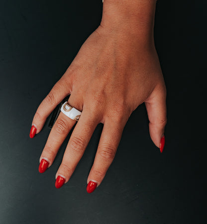 Anello Damiani in ceramica bianca e oro rosa