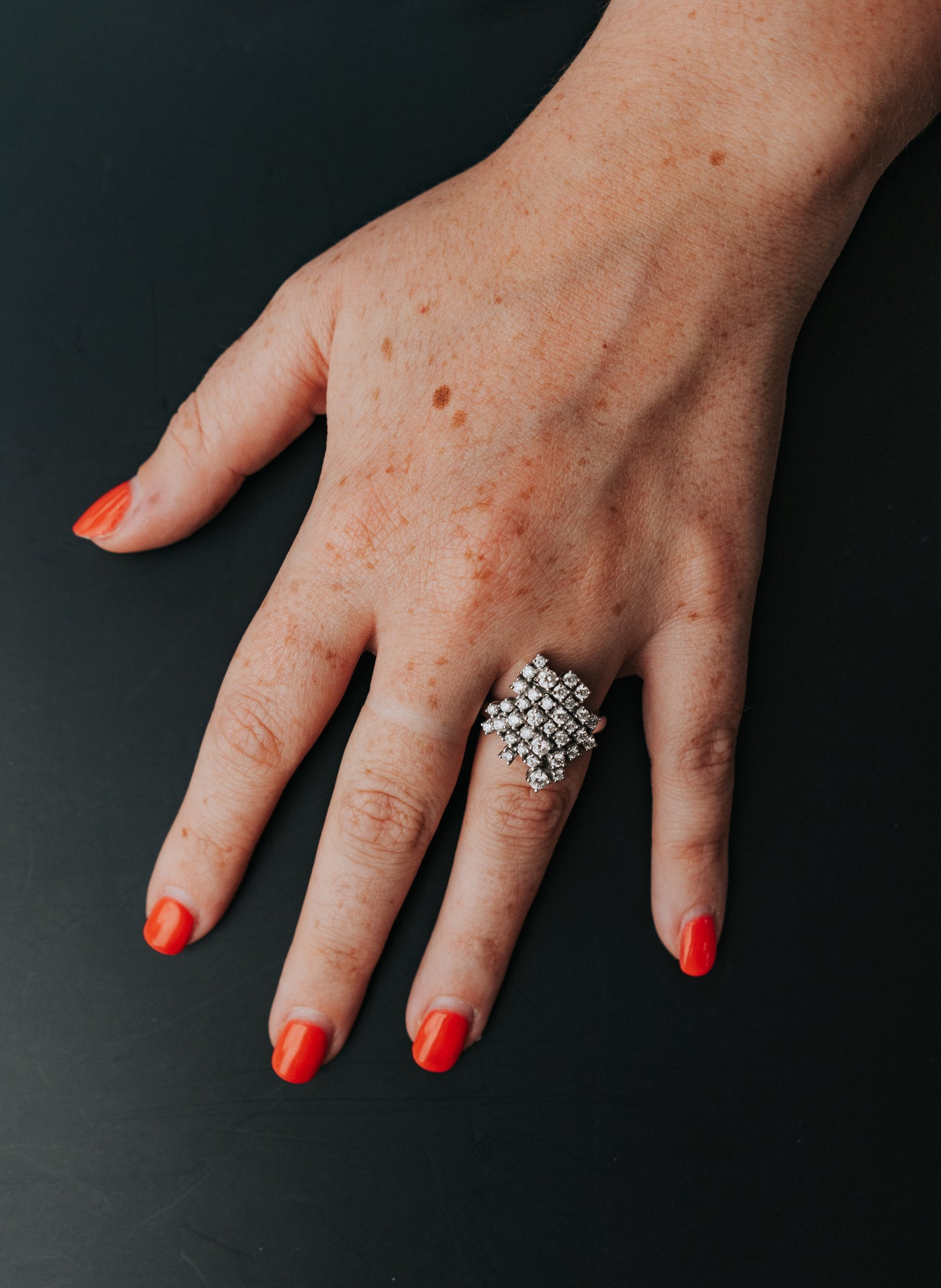 Anello Damiani in oro bianco e diamanti