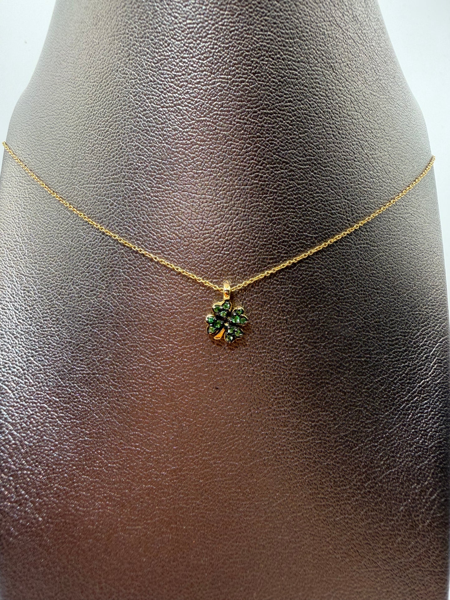 Collana MtCharm in oro con ciondolo quadrifoglio con tsavorite