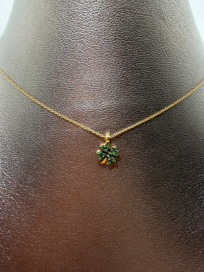 Collana MtCharm in oro con ciondolo quadrifoglio con tsavorite