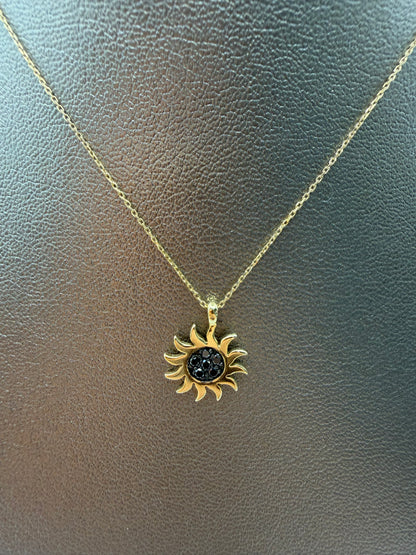 Collana MyCharm in oro con ciondolo sole e diamanti neri