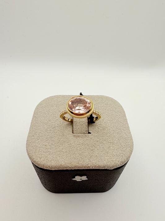 Anello Fiore in oro con quarzo rosa e diamanti