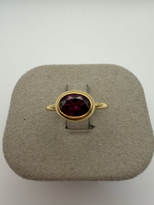 Anello Fiore in oro con Rodolite
