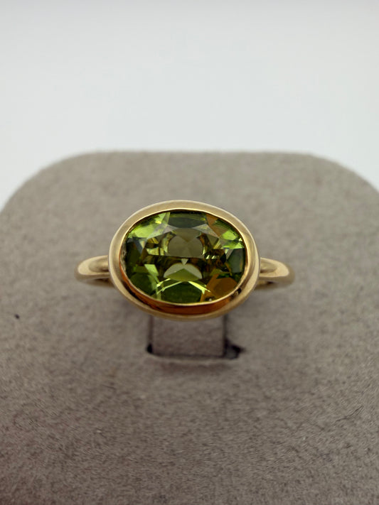 Anello Fiore in oro e Peridoto