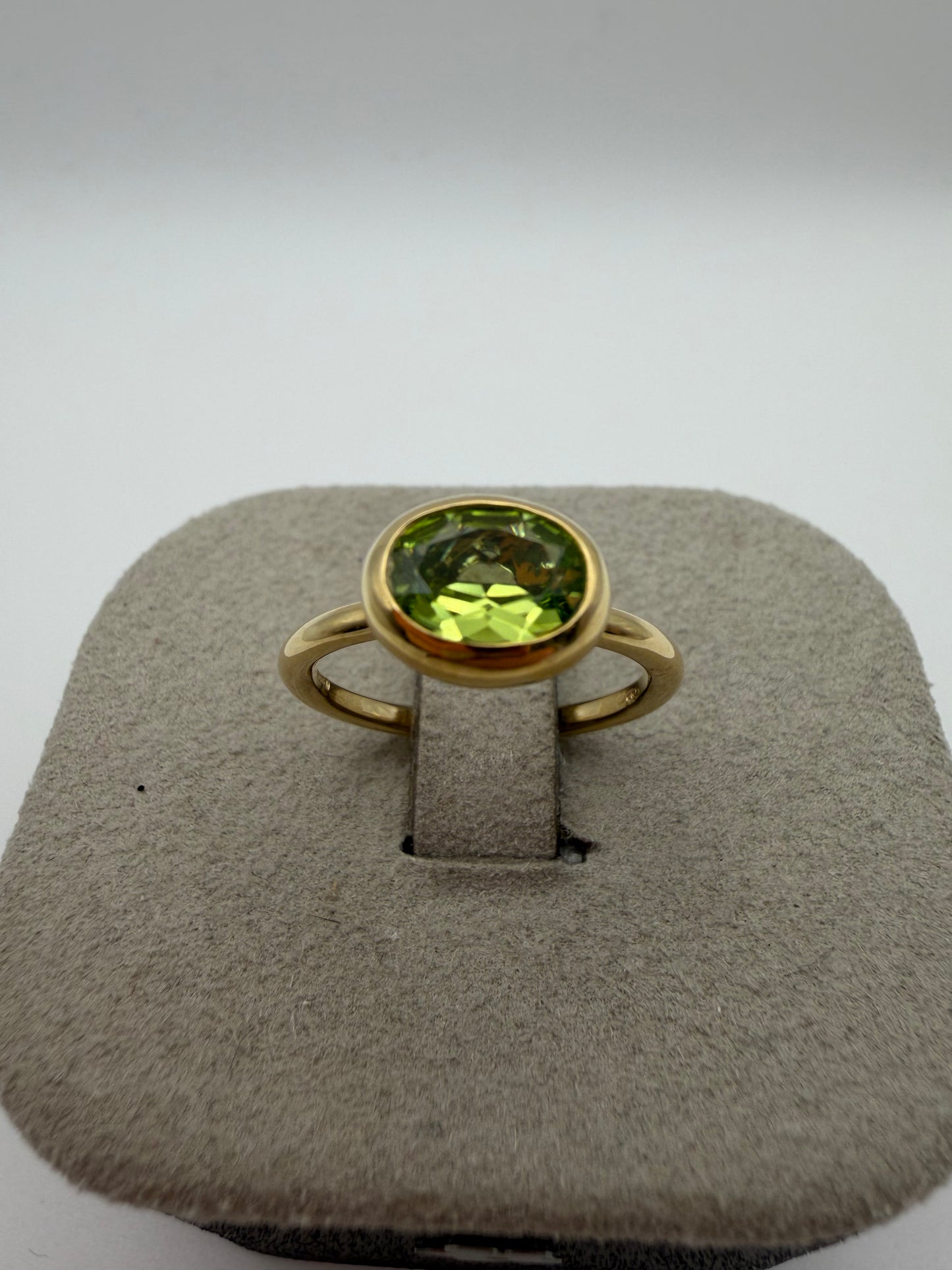 Anello Fiore in oro e Peridoto