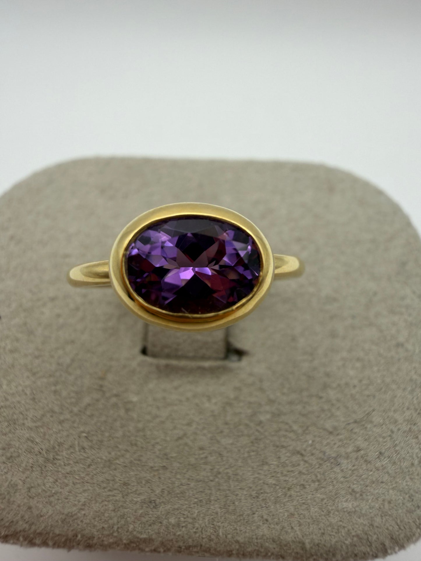 Anello Fiore in oro e Ametista