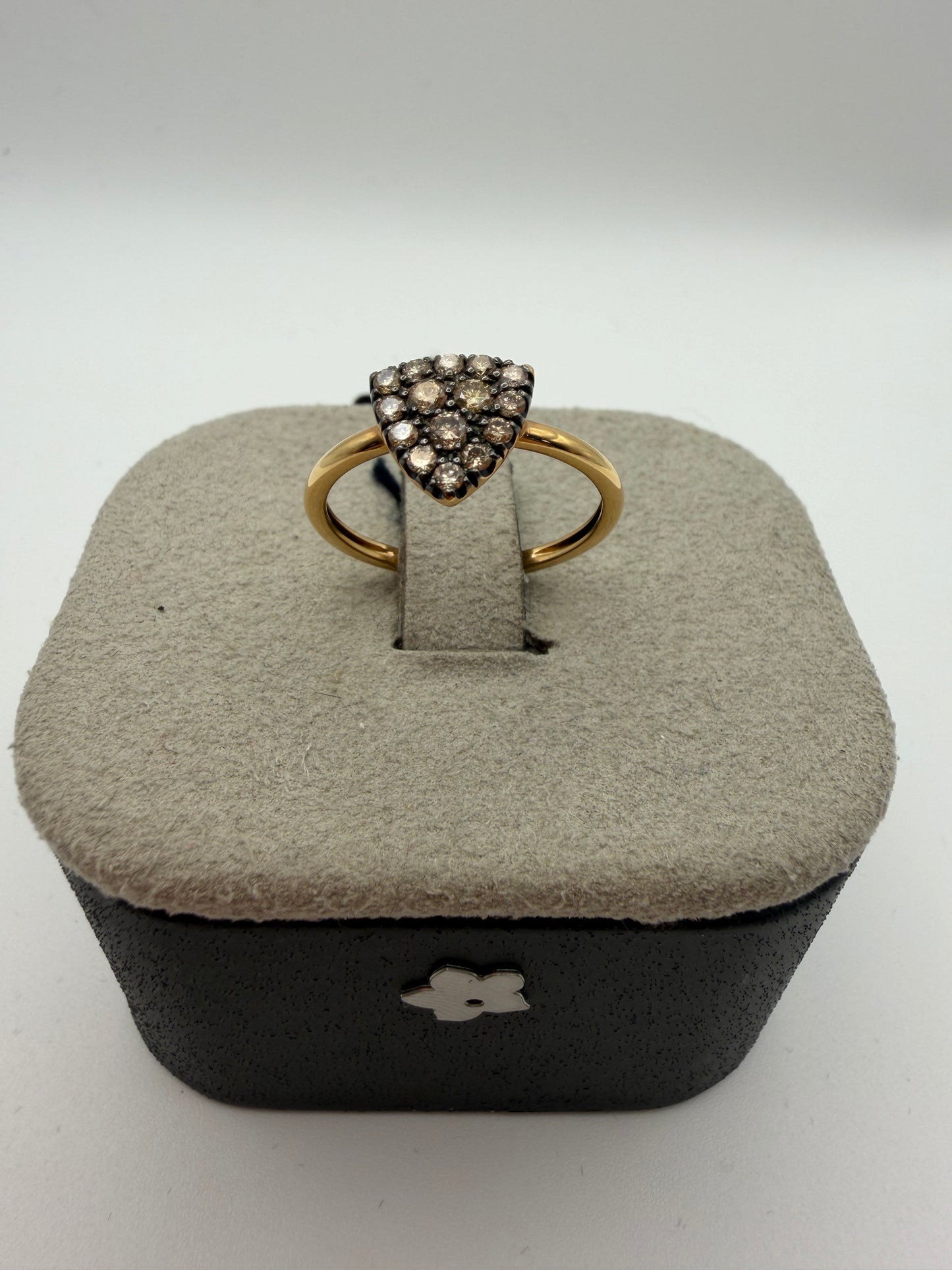 Anello Fiore in oro giallo e diamanti brown
