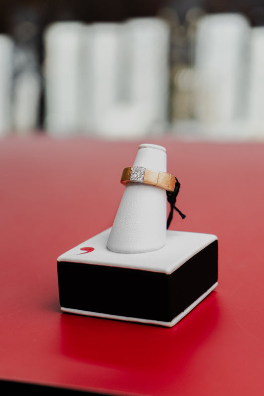 Anello Robeto Demeglio in ceramica, oro e diamanti bianchi