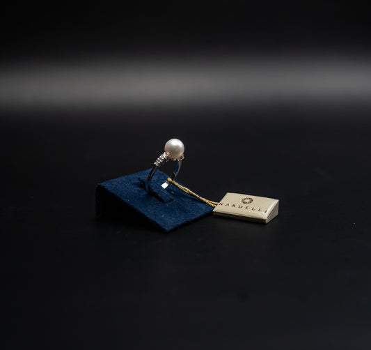 Anello Nardelli in oro bianco, diamanti e perla