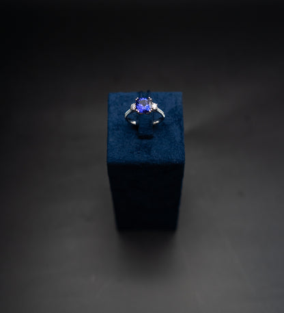 Anello Golay in oro bianco, diamanti e tanzanite
