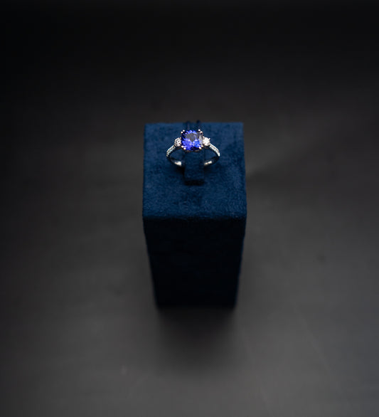 Anello Golay in oro bianco, diamanti e tanzanite