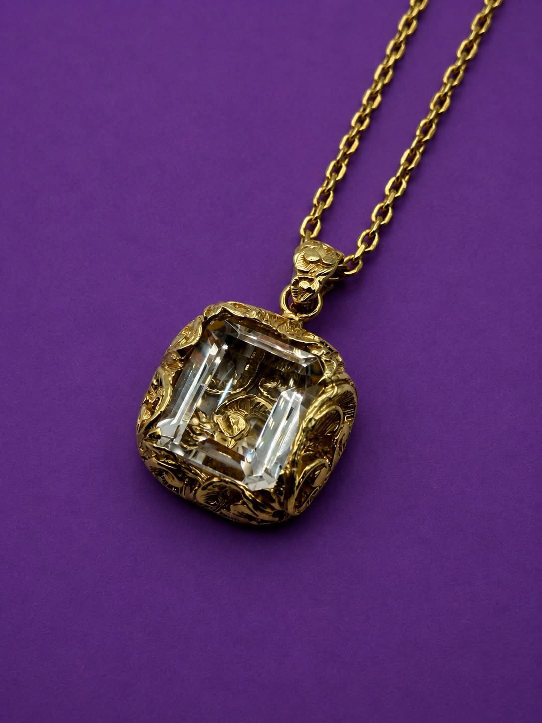 Collana di Maria Luisa in argento 925 placcato in oro 18 kt con pietra pendente