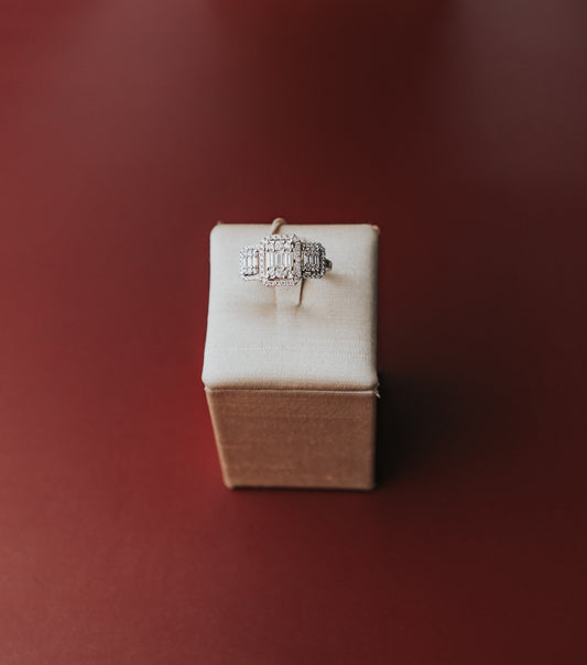 Anello Gianni Carità in oro bianco e diamanti